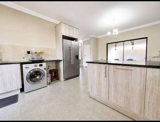 3 BEDROOM TOWNHOUSE FOR SALE IN EYE OF AFRICA